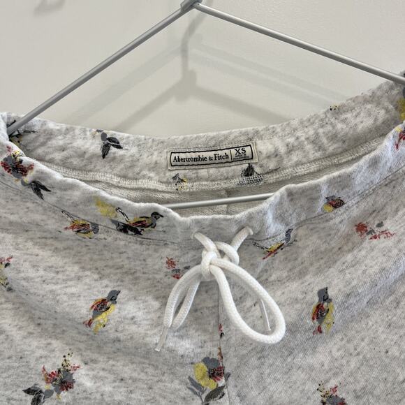 Abercrombie & Fitch Women’s Vintage Y2K Sweater Short Shorts XS Birds Flowers - Picture 7 of 7